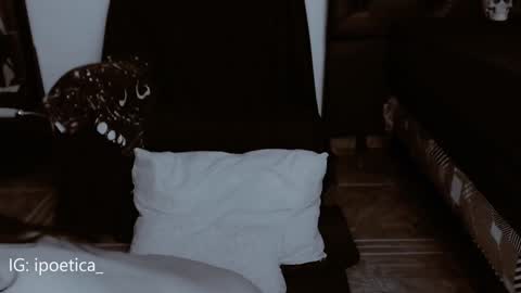 IG ipoetica  online show from December 24, 2:21 am