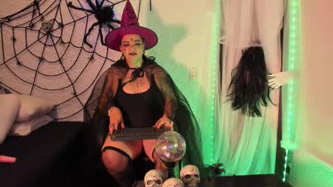 poisson_ivy_ online show from October 3, 11:13 pm