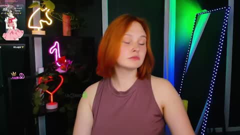 polly_cute1 online show from May 15, 6:37 pm