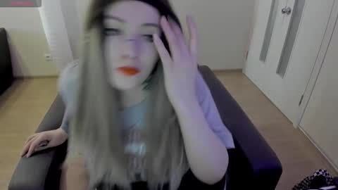 Polly online show from March 19, 8:09 am