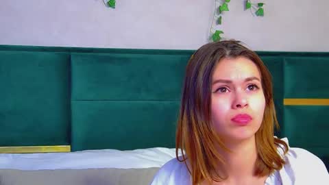 Snapshot of pollylanders chatting on March 2, 6:48 am Polly online show from March 2, 6:48 am