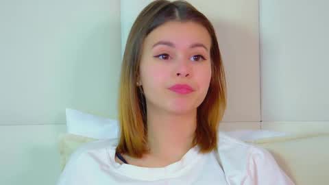 Snapshot of pollylanders chatting on February 28, 10:09 am Polly online show from February 28, 10:09 am