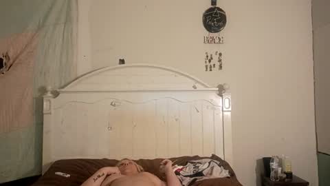 Snapshot of pookie157986 chatting on October 14, 11:13 am pookie157986 online show from October 14, 11:13 am