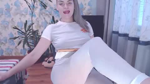 Snapshot of popkornmolli chatting on January 11, 1:11 pm popkornmolli online show from January 11, 1:11 pm