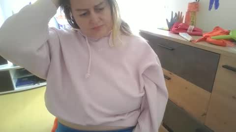 MelissOfficial online show from April 12, 9:35 am