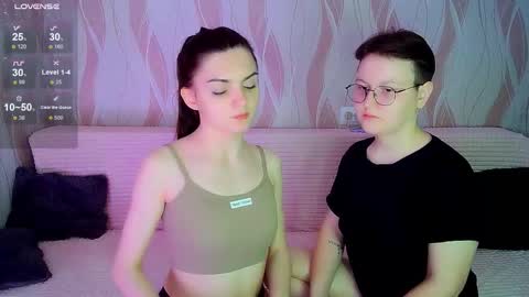 Ana and Tati online show from October 16, 9:57 pm