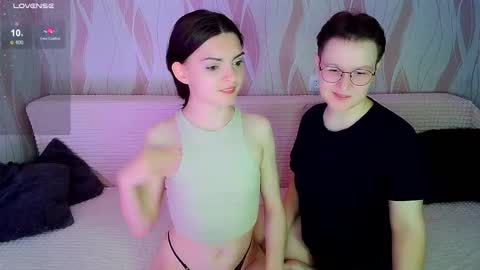 Ana and Tati online show from September 9, 10:32 pm