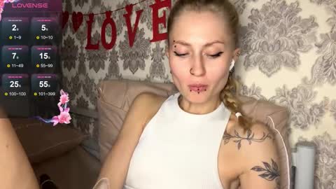 Snapshot of porshes chatting on October 20, 4:45 pm HERES SILVIA AND OlIVIA WELCOME EVERYONE LOVENSE DOMI REACT TO YOUR TIPS LETS MAKE A GREAT SHOW TOGETHER online show from October 20, 4:45 pm