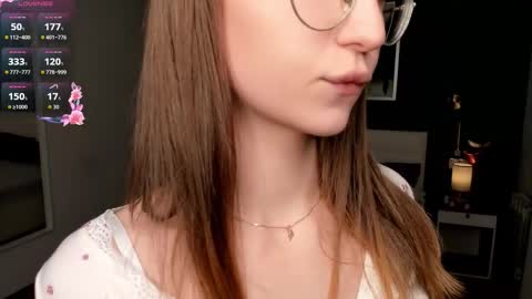 Elizabeth online show from September 20, 7:39 pm