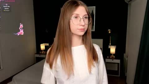 Elizabeth online show from October 22, 7:15 pm