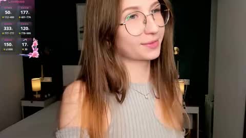 Elizabeth online show from October 6, 7:20 pm