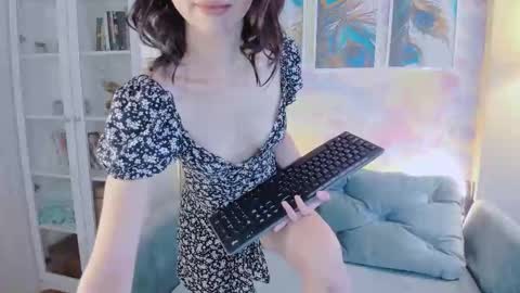 Nancy online show from November 11, 3:25 pm