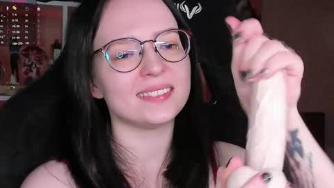 Robyn online show from April 1, 1:41 pm