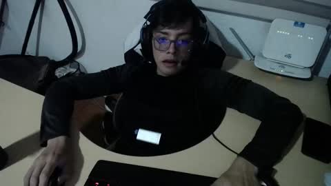 powerfulzeus2 online show from November 1, 2:12 am