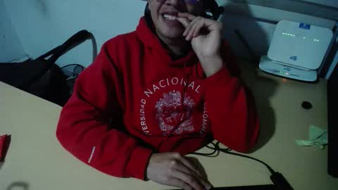 powerfulzeus2 online show from November 5, 4:47 am