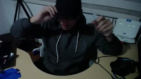 powerfulzeus2 online show from November 17, 3:20 am