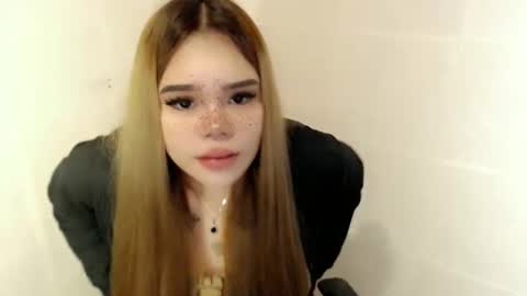 MAXXINE online show from March 18, 3:01 am