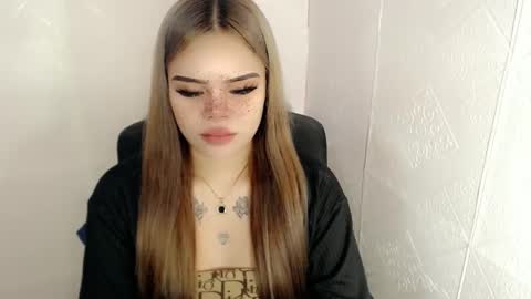 MAXXINE online show from February 25, 8:36 am