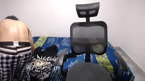 Plux online show from October 23, 8:31 pm