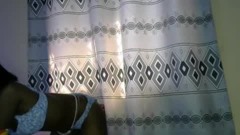 pretty__lisa online show from December 23, 6:52 am