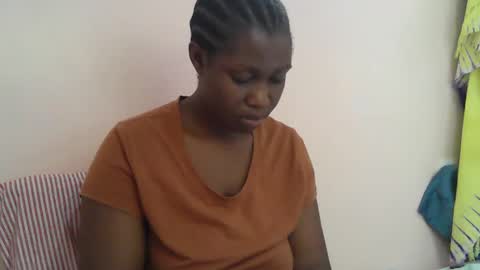 pretty_kylah online show from October 6, 8:32 am