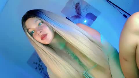 Flor online show from November 3, 10:55 pm