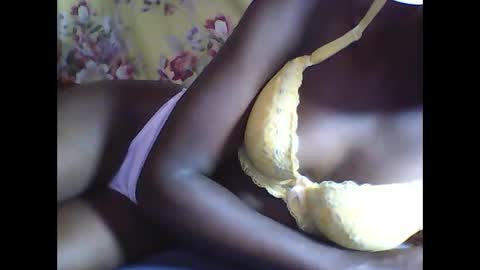 Snapshot of pretty_mine chatting on January 3, 12:18 pm pretty time online show from January 3, 12:18 pm