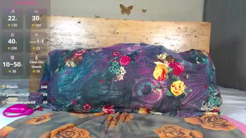 pretty_petite10 online show from October 26, 10:27 am