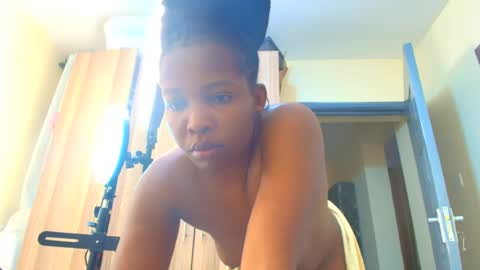 Essy online show from August 9, 10:53 am