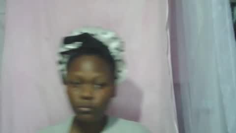 pretty_shanz online show from November 15, 12:18 pm