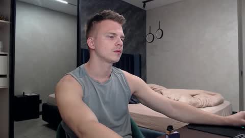 Justin online show from October 3, 4:10 am