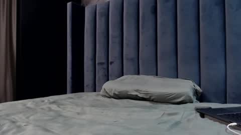 Justin online show from December 19, 6:36 pm