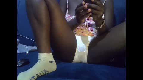 prettyalma online show from March 14, 7:07 pm