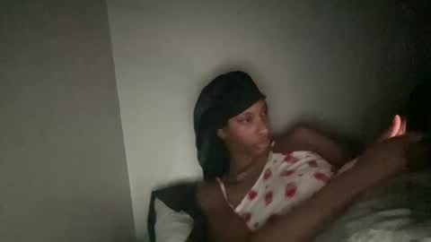 prettyfacefemale online show from February 14, 8:39 am