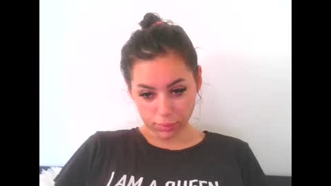 prettyjulliette online show from September 14, 11:55 am