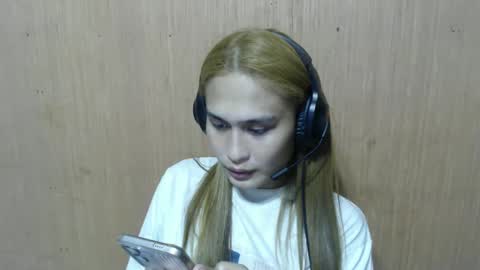 Snapshot of prettykate_04 chatting on March 3, 3:54 pm Kate online show from March 3, 3:54 pm