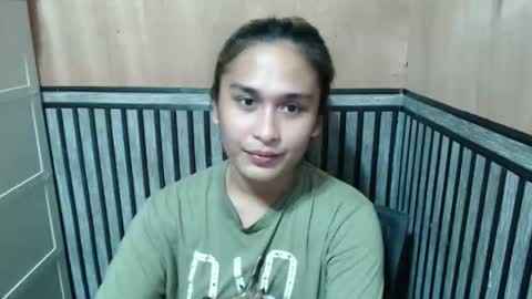 Snapshot of prettykate_04 chatting on October 13, 12:56 am Kate online show from October 13, 12:56 am