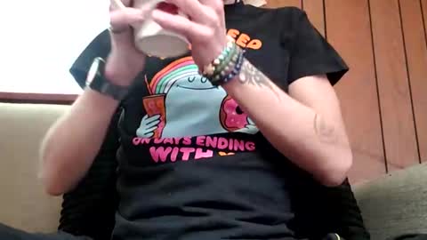 prettysolidd7 online show from February 10, 7:07 pm