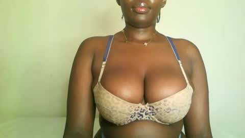 prettyvishy online show from February 25, 5:11 am