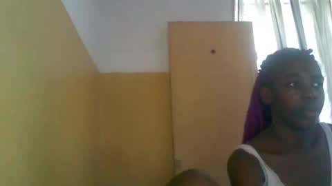 prettyzuzu online show from December 1, 8:23 am