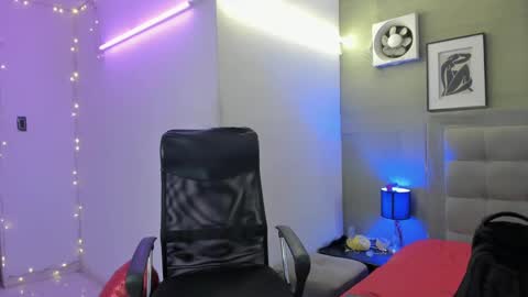 prince_arthur77 online show from February 28, 12:31 pm