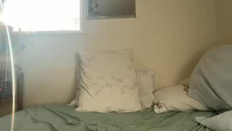 Peaches online show from January 24, 8:11 pm