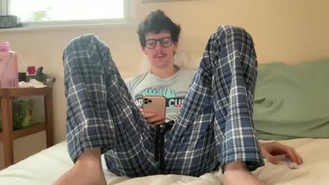 Peaches online show from February 15, 5:28 pm