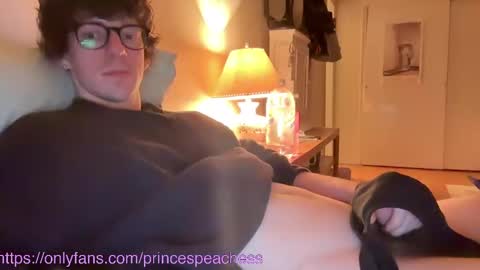 Peaches online show from November 23, 4:43 am