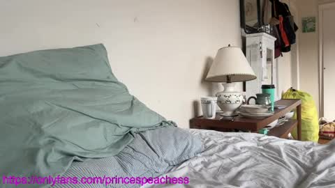 Peaches online show from March 30, 2:06 pm