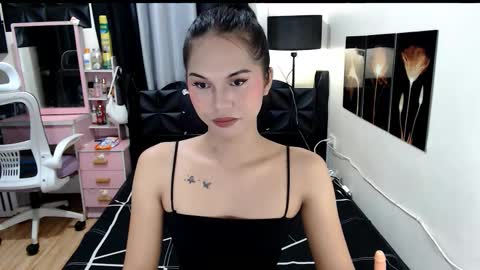 Snapshot of princess_018 chatting on October 21, 2:05 am Shane online show from October 21, 2:05 am