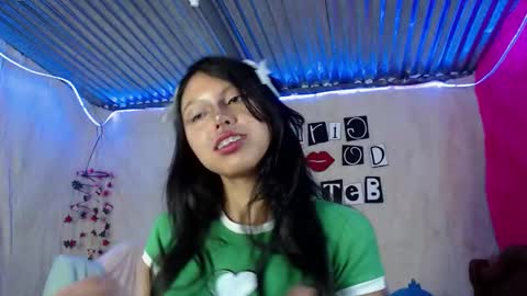  Elia  online show from October 29, 11:49 pm