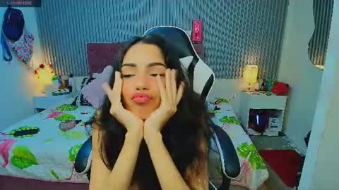 princess_skinny18 online show from July 25, 2:20 am