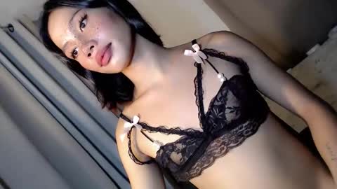 STELLA MAE online show from October 13, 2:19 pm