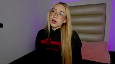 princess_tokyo_ online show from January 7, 8:58 pm